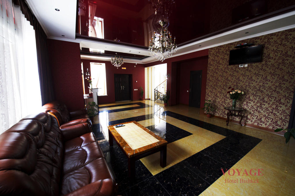 Voyage Hotel Bishkek Esterno foto