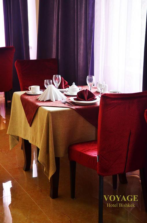 Voyage Hotel Bishkek Esterno foto