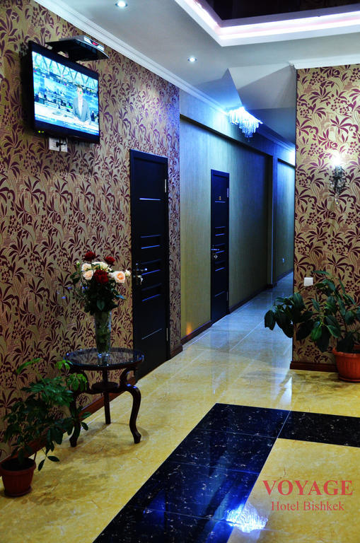 Voyage Hotel Bishkek Esterno foto